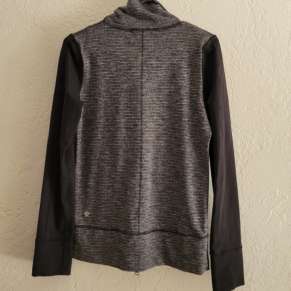 Lululemon Zip Up Jacket Size 6 - Picture 2 of 7